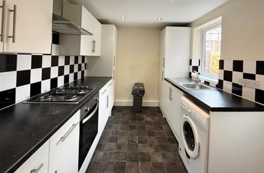 Eighth Avenue, Heaton, Newcastle - Image 3